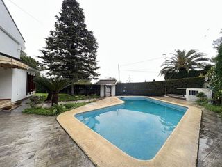 Chalet en venta en Zona Urbanizaciones en Alzira