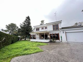 Chalet en venta en Zona Urbanizaciones en Alzira