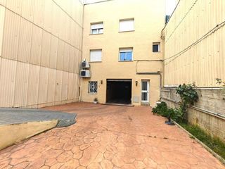 Casa en venta en Les Arenes - La Grípia  Can Montllor en Terrassa