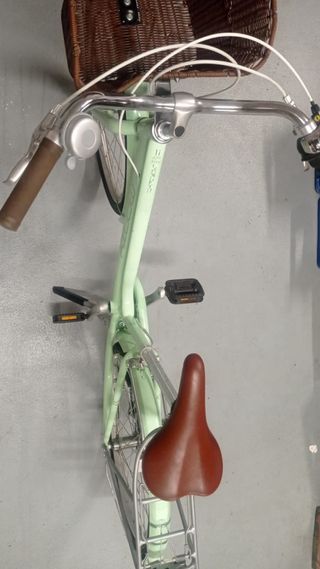 Bicicleta Mint con cesta