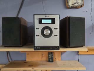 Minicadena LG Plata y Negro