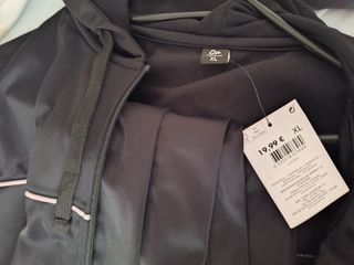Conjunto de chándal negro y blanco y gris y rosa
