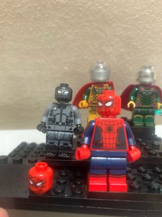Pack figuras estilo LEGO Spider-Man + 2 Misterio