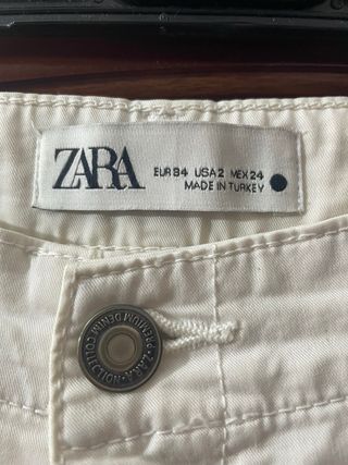 Pantalón Zara Beige + Top Pepe Jeans de regalo.