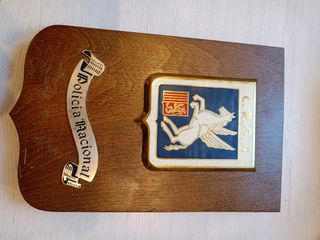 Insignia C.R.G.4 Policía Armada
 (1939-1978) 