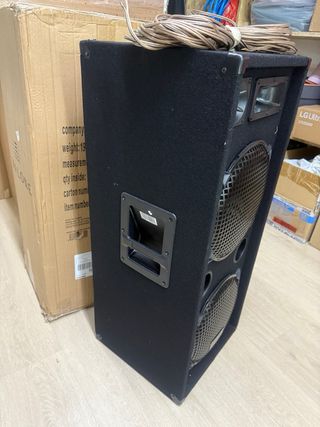2 Altavoces Malone 1000W Negro. solo usados un día