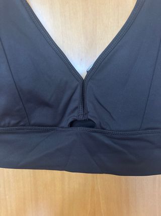 Top deportivo negro Stradivarius