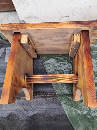 Sgabello in legno massello