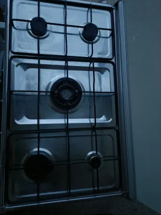 Cucina a gas butano con forno.