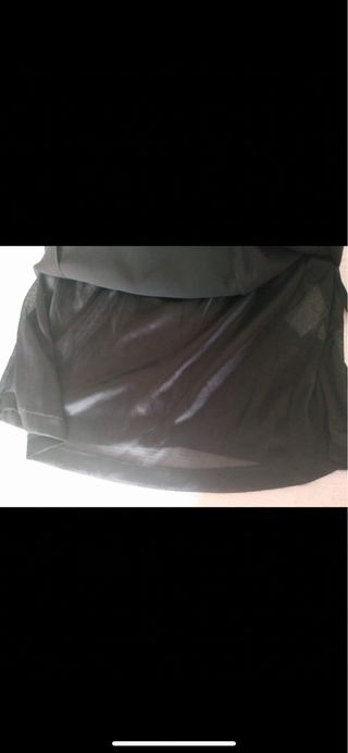 Vestido negro con flecos