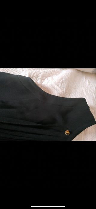 Vestido negro con flecos