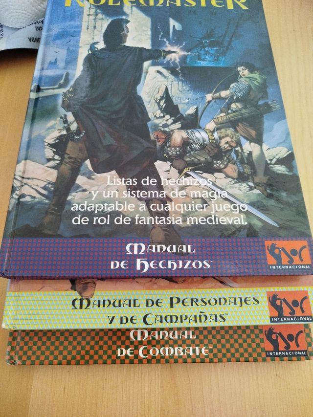 Rolemaster los tres manuales