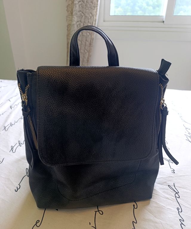 Mochila Negra imitación cuero