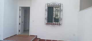 Casa adosada en alquiler en Gines