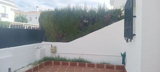 Casa adosada en alquiler en Gines