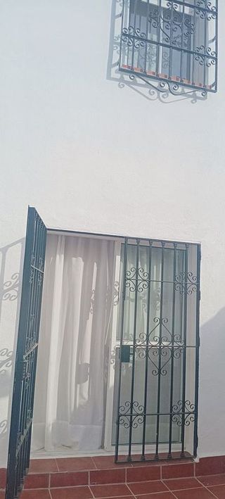 Casa adosada en alquiler en Gines