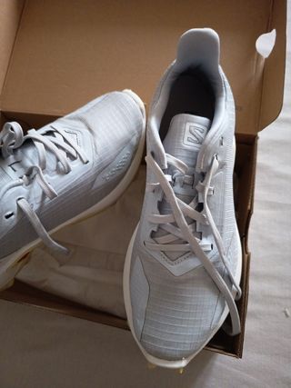 Bambas Salomon Mujer Grises y Blancas