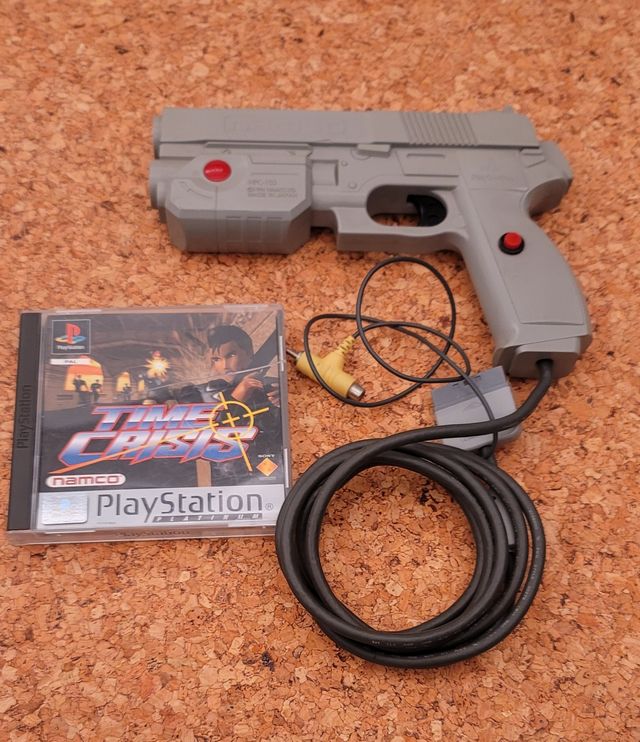 Pistola G-CON PS + Time Crisis.