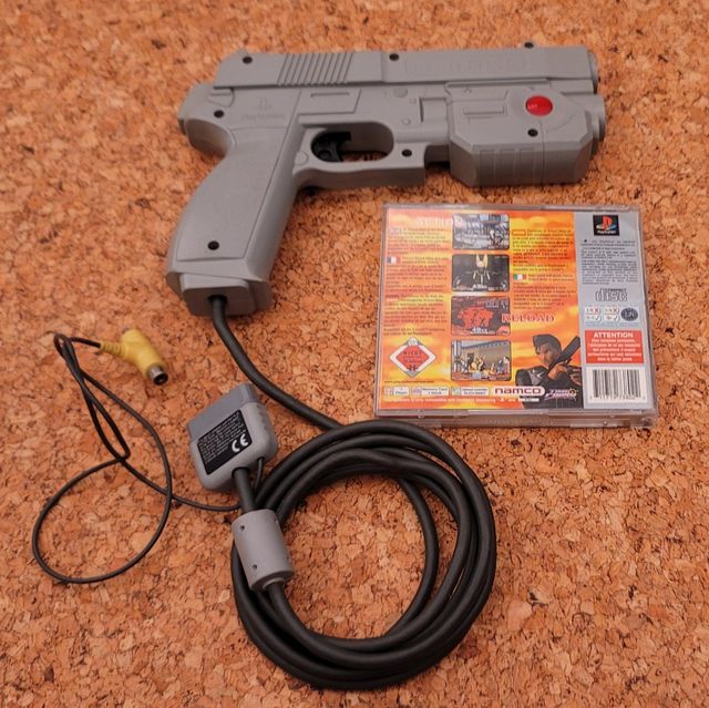 Pistola G-CON PS + Time Crisis.