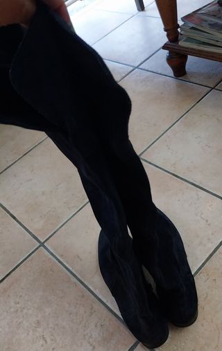 Stivali donna in camoscio nero