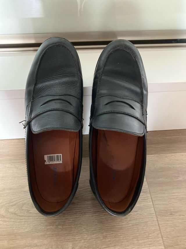 Zapatos escolares azul marino talla 40.