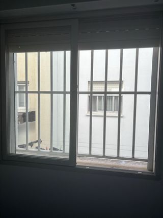 Reja de aluminio blanca para protección