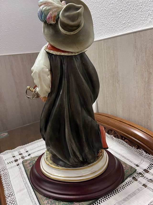 Figura Porcelana Cortese de D'Artagnan