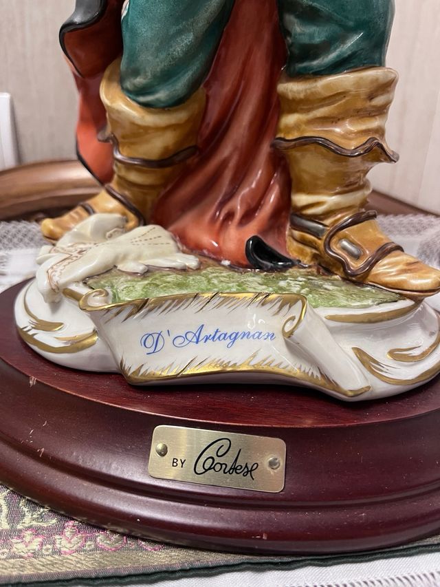 Figura Porcelana Cortese de D'Artagnan