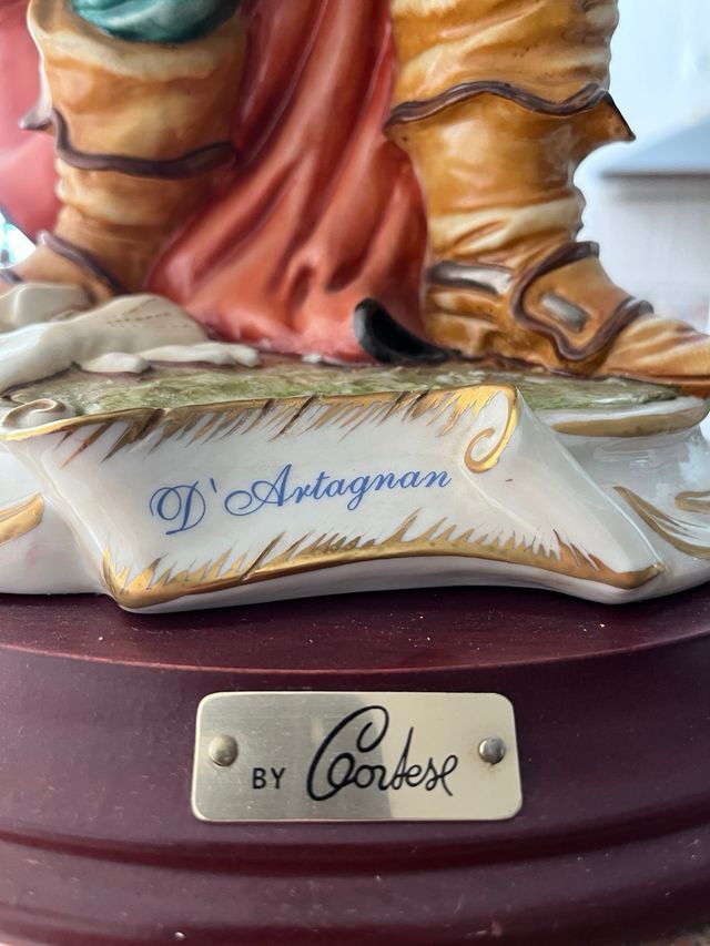 Figura Porcelana Cortese de D'Artagnan