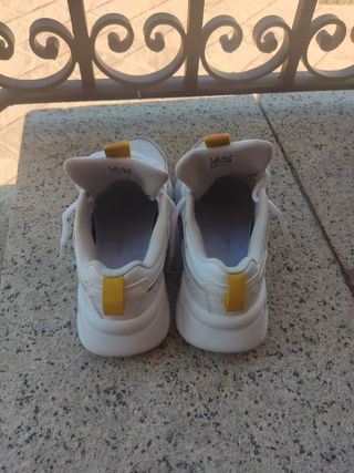 Zapatillas Puma T37 Blancas