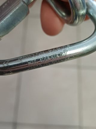 Maglie Triangolari in Metallo