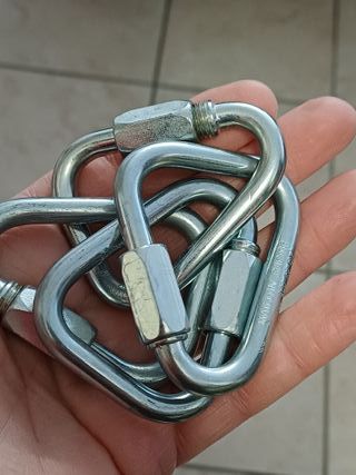 Maglie Triangolari in Metallo