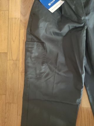 Pantalón uniforme gris