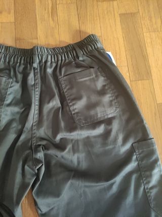 Pantalón uniforme gris