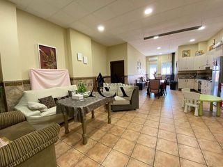 Chalet en venta en Lucena