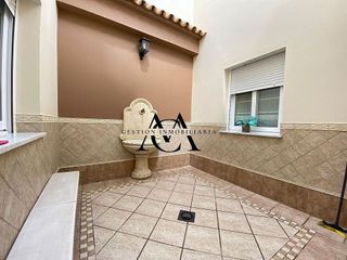 Chalet en venta en Lucena