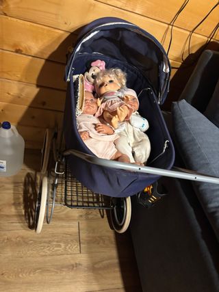 Carrito de muñecas clásico