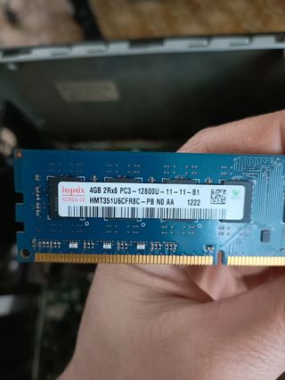 2x Hynix 4GB DDR3 RAM PC3-12800U