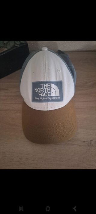 Gorra The North Face Marrón y Blanca