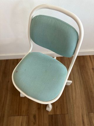 Silla giratoria IKEA Vissle azul claro