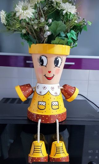 Muñeca Maceta pintada a mano.