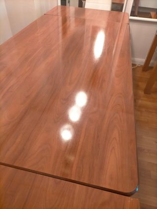 Mesa comedor extensible color cerezo 
150cm a230.
