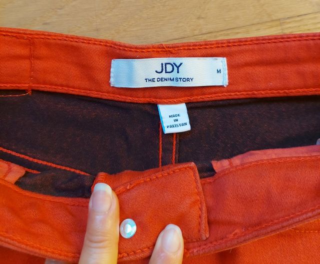 Pantalón corto JDY naranja talla M