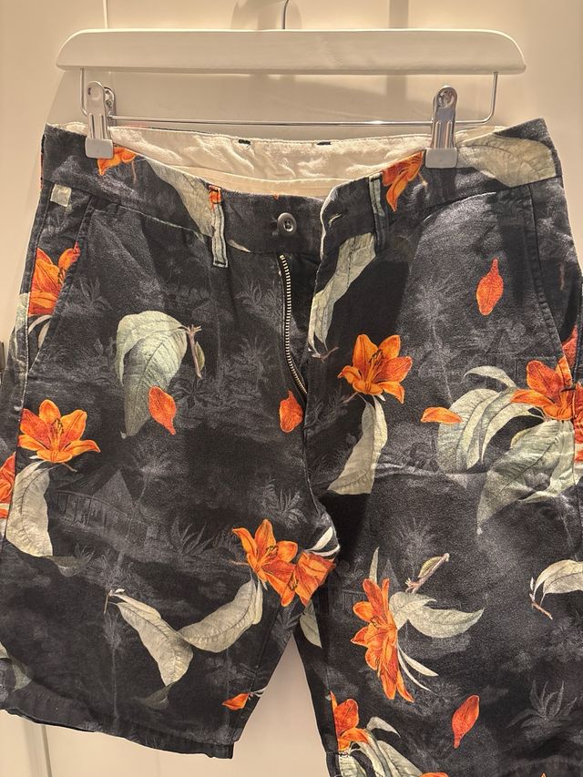 Bermudas estampadas flores naranja y camiseta