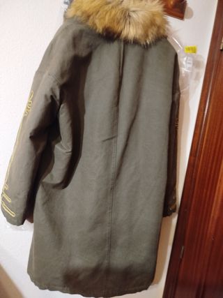 Gabardina forrada mujer verde con detalles dorados
