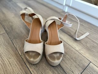 Sandalias cuña esparto beige