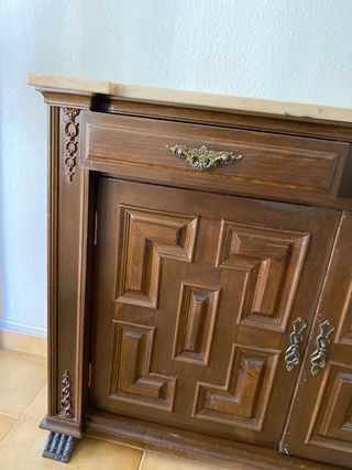 Cómoda vintage de madera y mármol