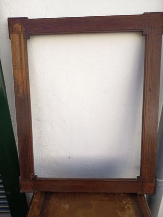 Marco antiguo de madera