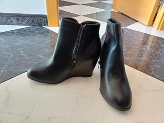 Botines negros con cuña talla 41