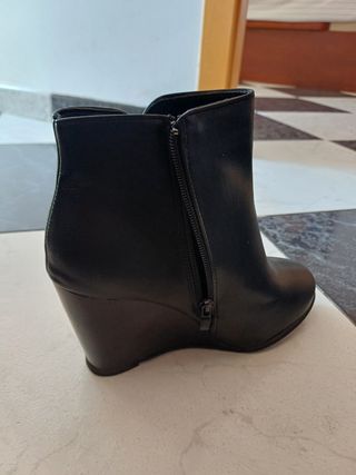 Botines negros con cuña talla 41